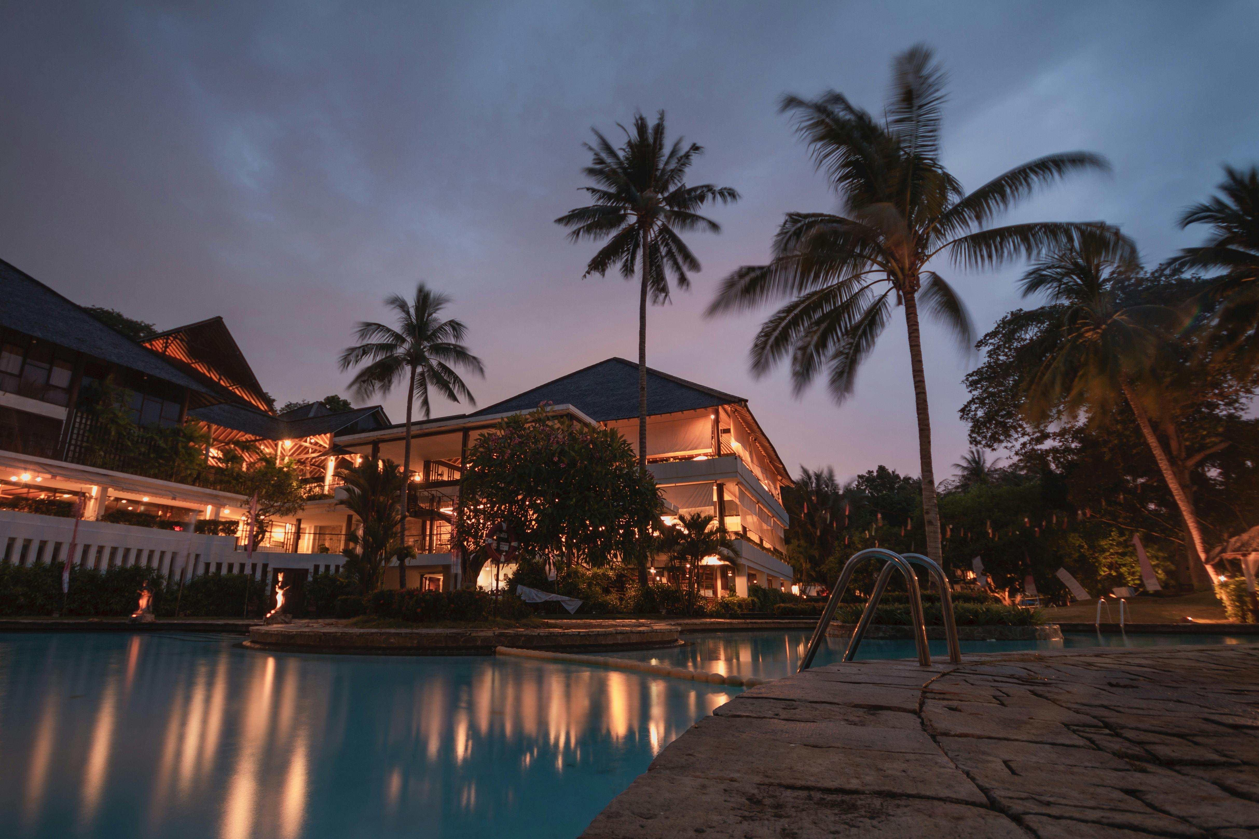 Budget travel to Hanoi by vibZ.IN